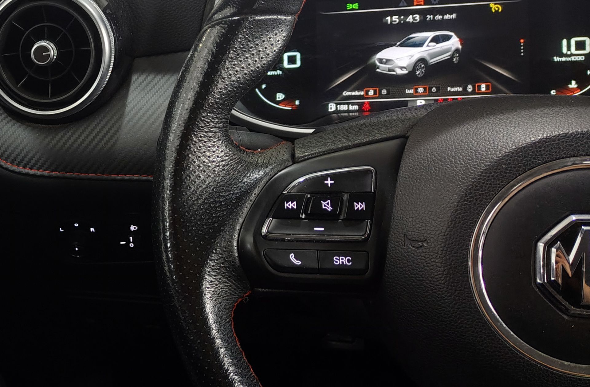 MG ZS 1.0T Luxury - foto 30