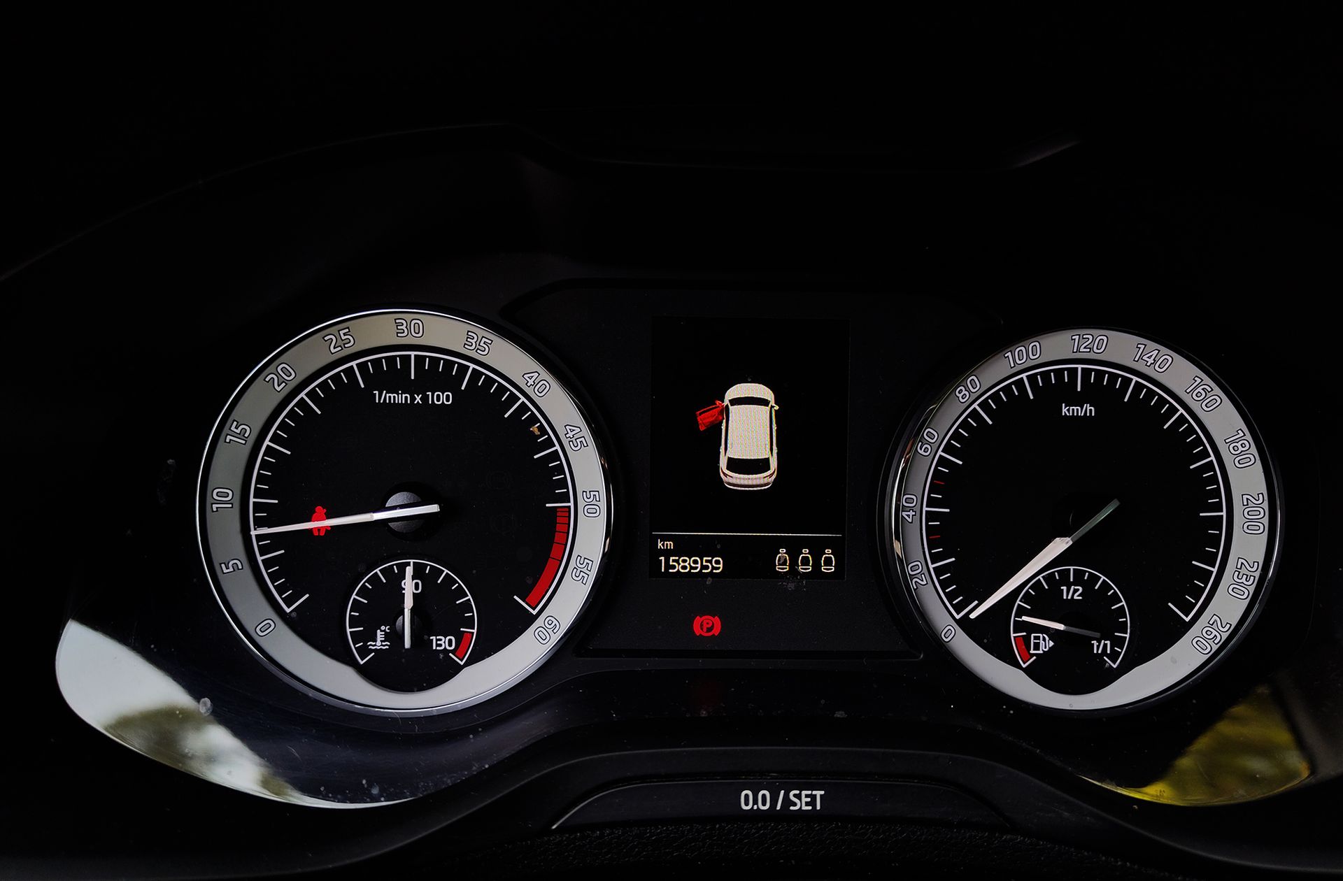 Škoda Karoq 1.6 TDI Ambition - foto 22