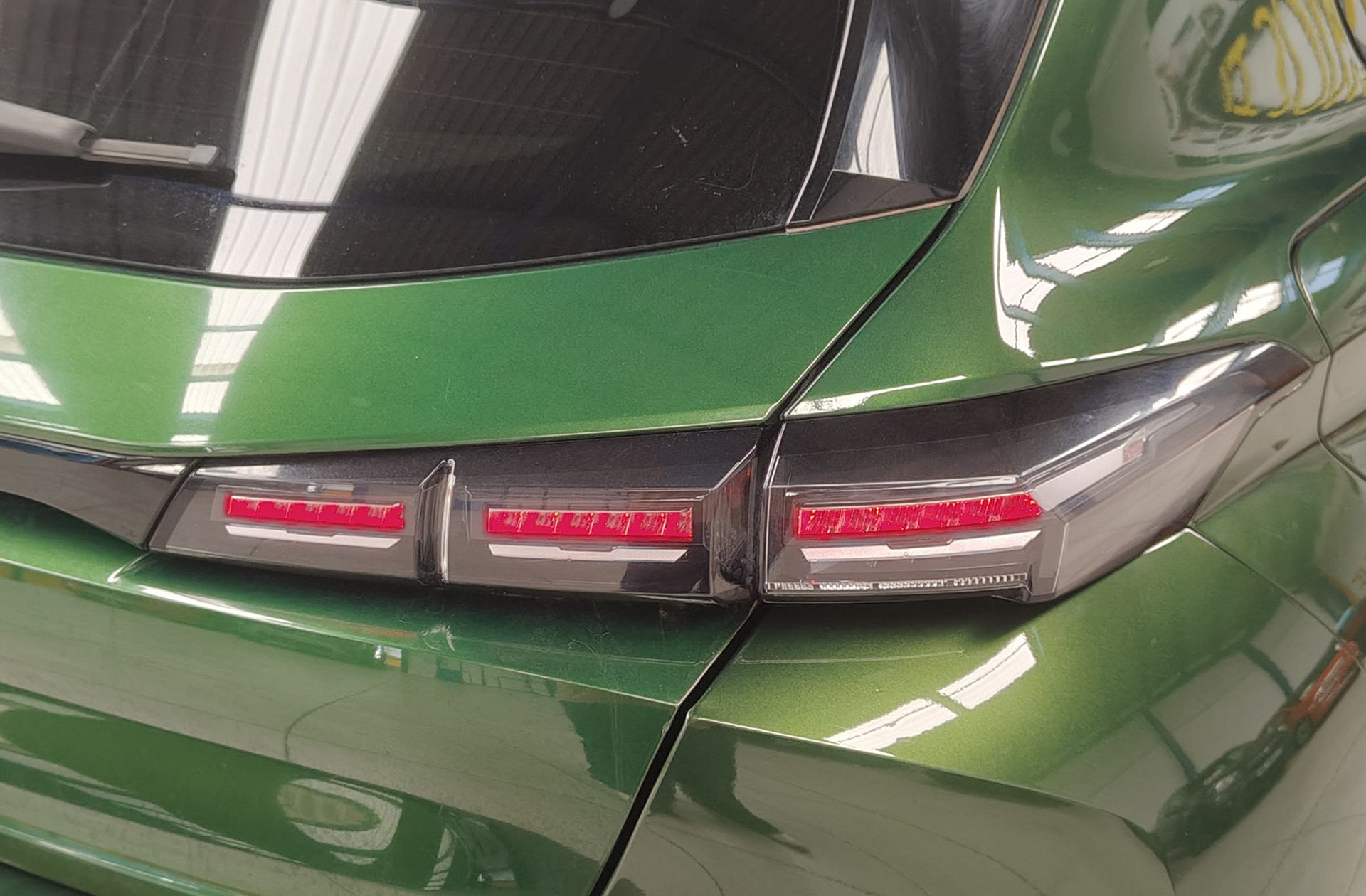 Peugeot 308 PureTech 130 Allure Pack EAT8 - foto 18