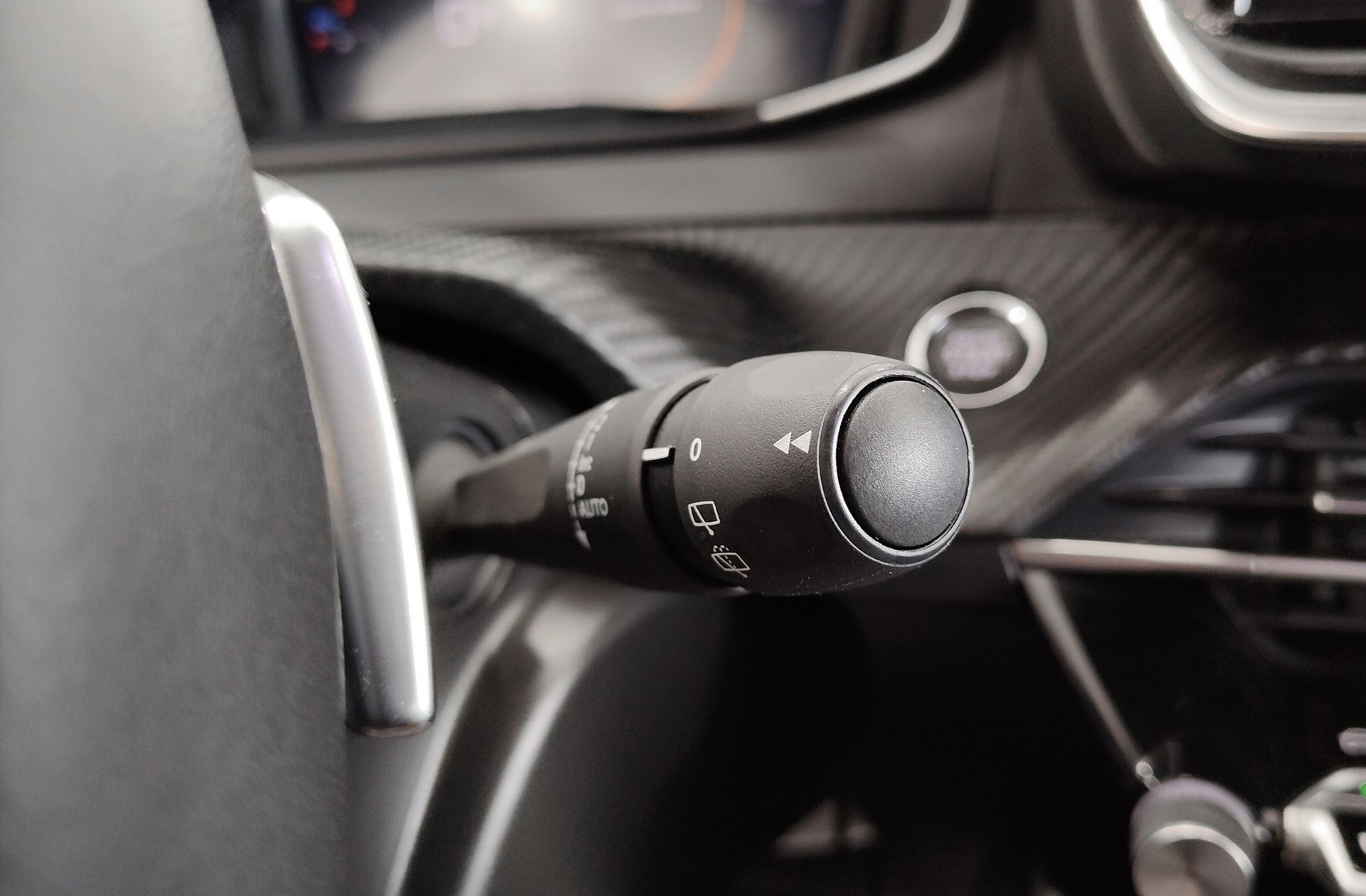 Peugeot 2008 Allure Hybrid eDCS6 - foto 29