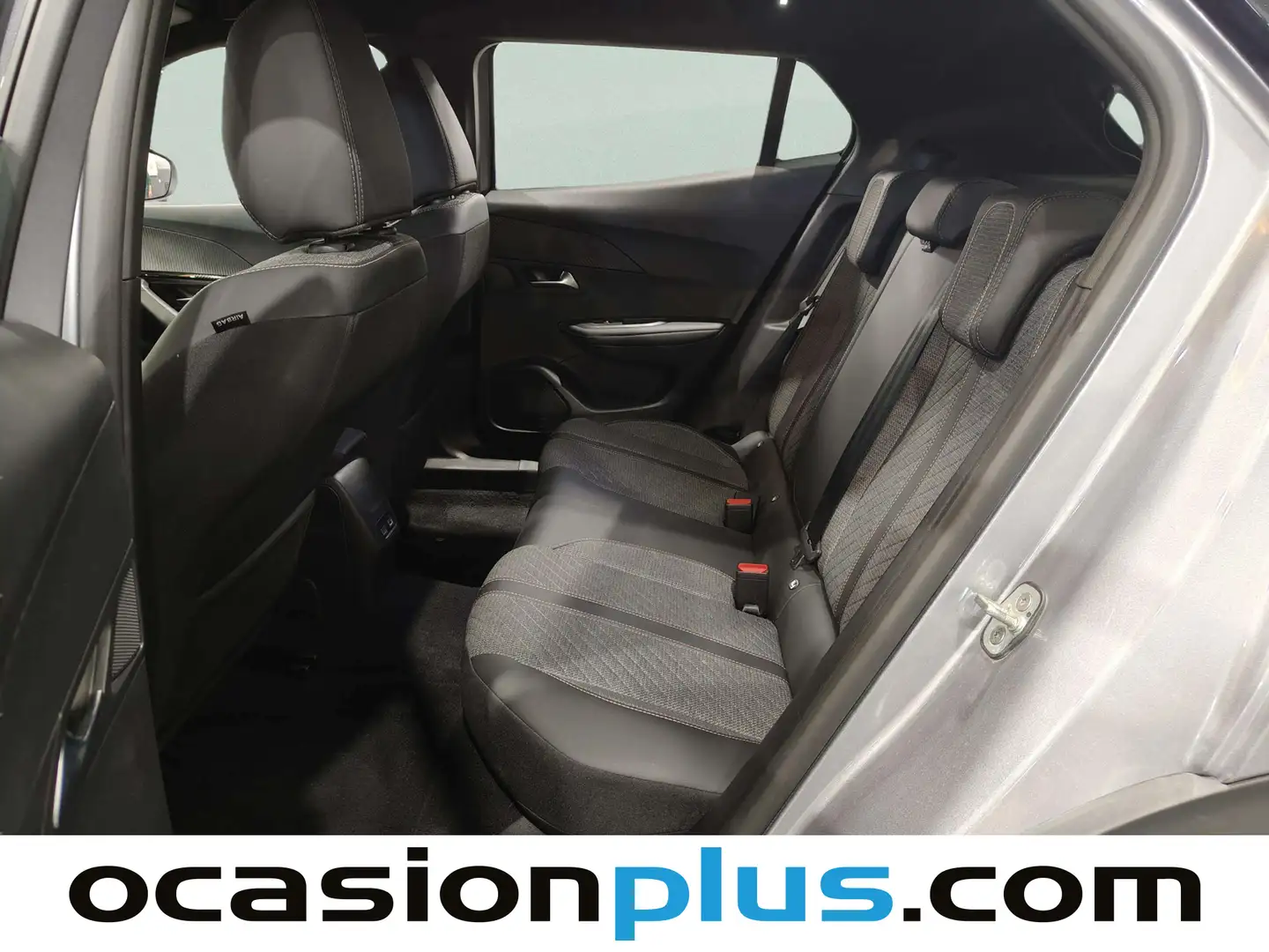 Foto Peugeot 2008 Peugeot 2008 Allure Hybrid eDCS6 (136 CV)