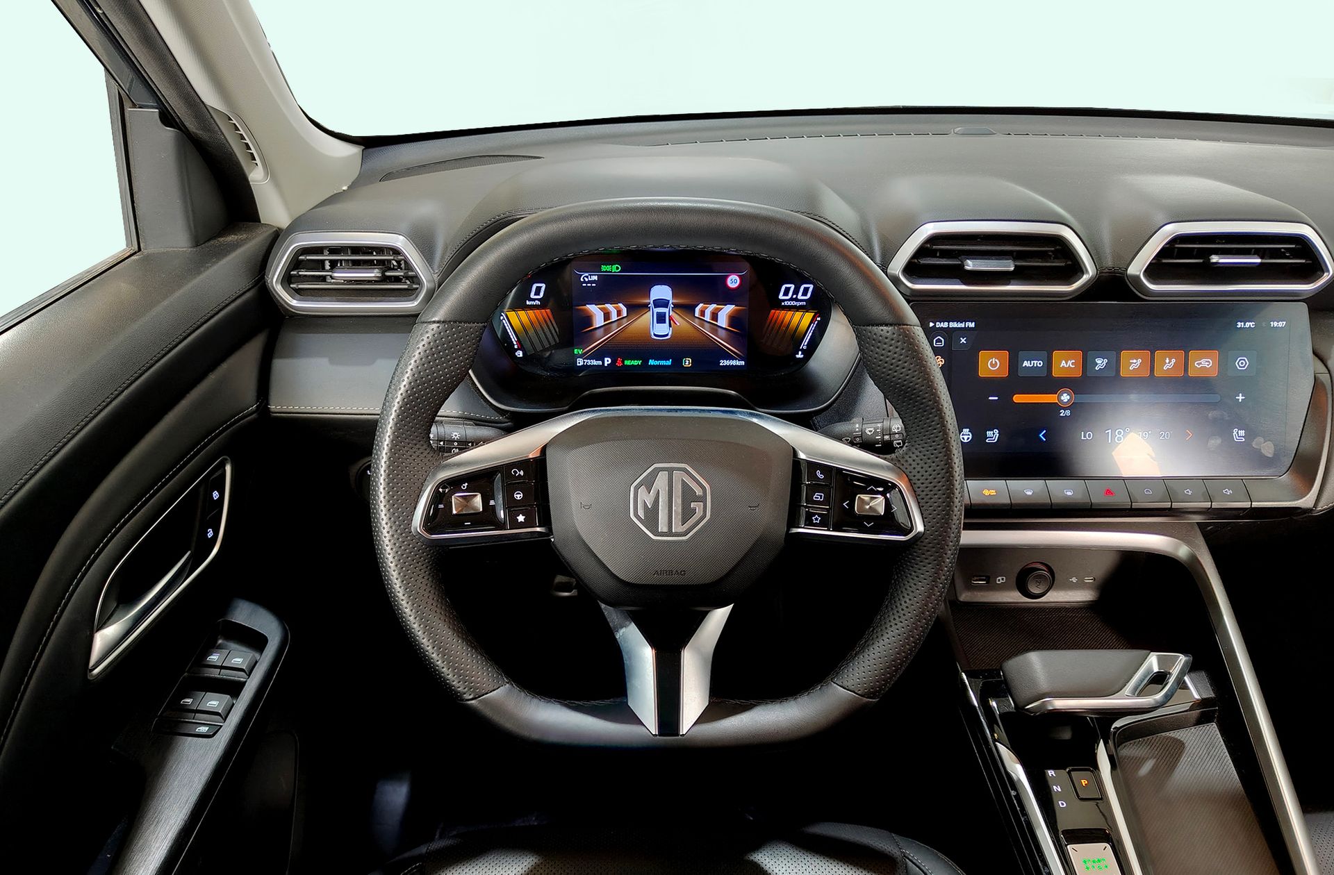 MG ZS 1.5 Hybrid+ Luxury - foto 26