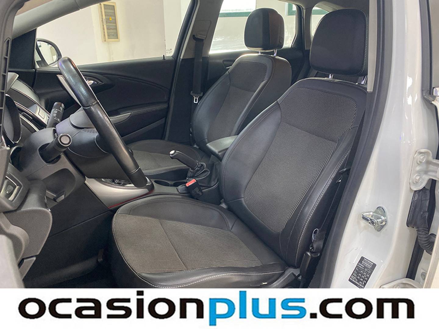 Foto asientos delanteros Opel Astra Opel Astra 1.4 Turbo Enjoy (140 CV)