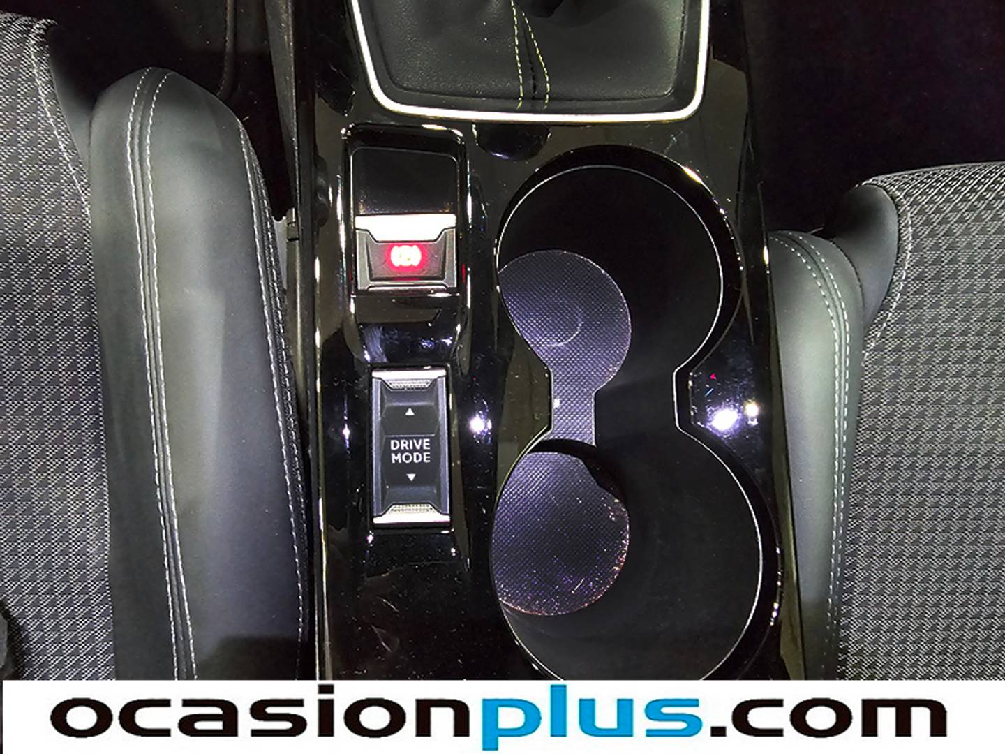 Foto Peugeot 208 Peugeot 208 BlueHDi 100 GT (100 CV)