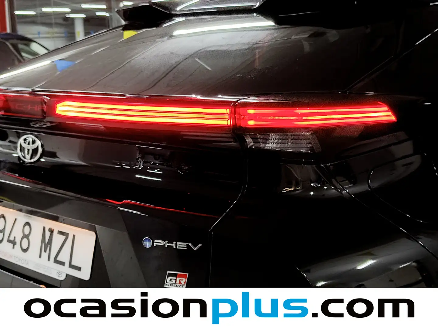 Foto Toyota C-HR TOYOTA C-HR 220PH GR Sport (223 CV)