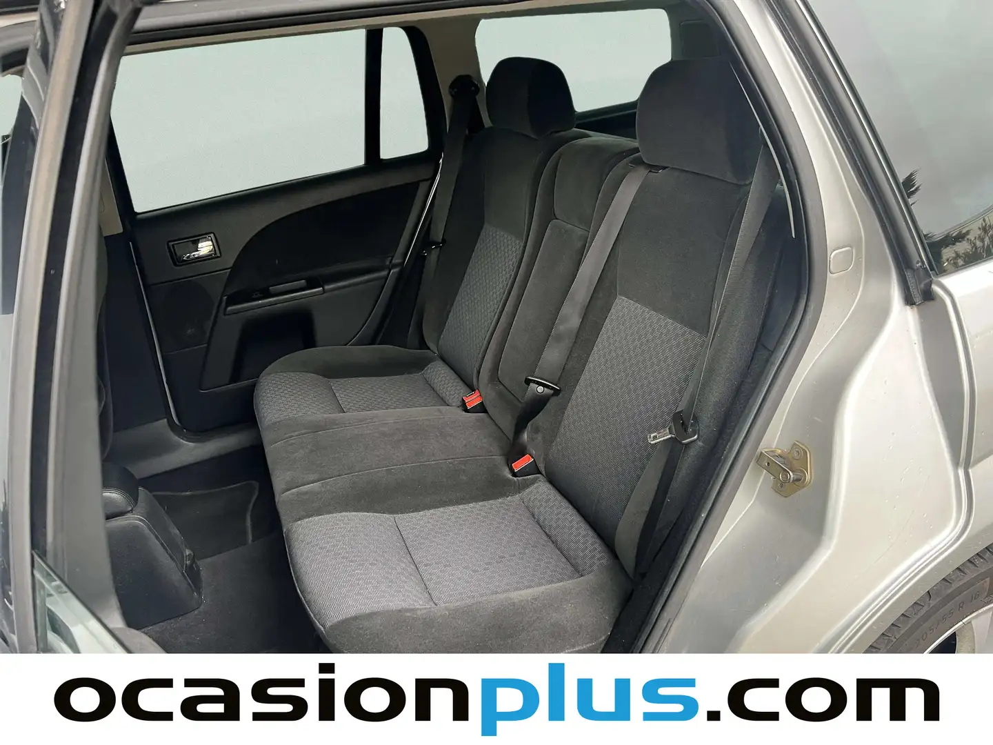 Foto Ford Mondeo Ford Mondeo 2.0i 16v Ghia (145 CV)