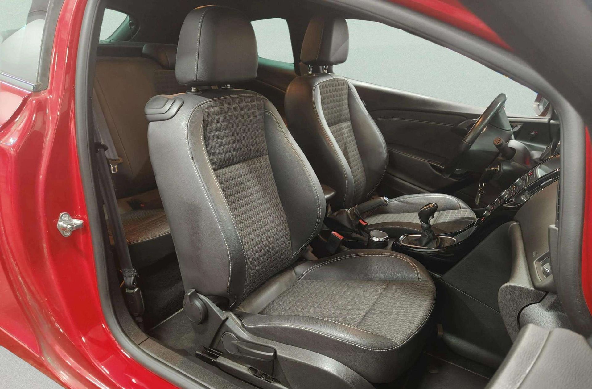 Opel GTC Astra GTC 1.4 Turbo Sportive - foto 16