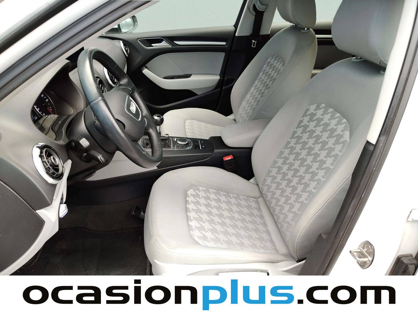 Foto asientos delanteros Audi A3 Audi A3 Sportback Attracted 2.0 TDI clean diesel  (150 CV)