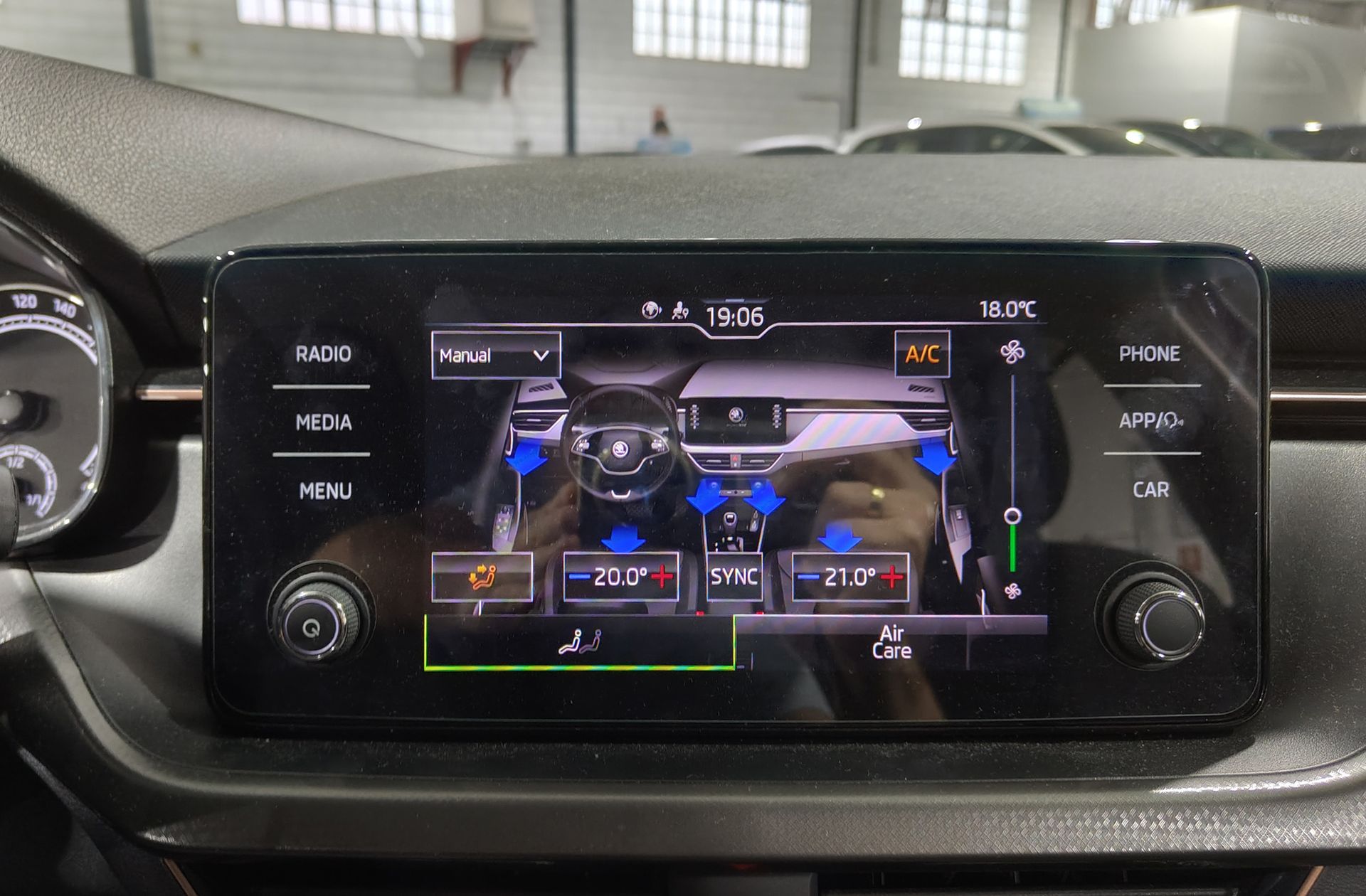 Škoda Kamiq 1.5 TSI Style - foto 31