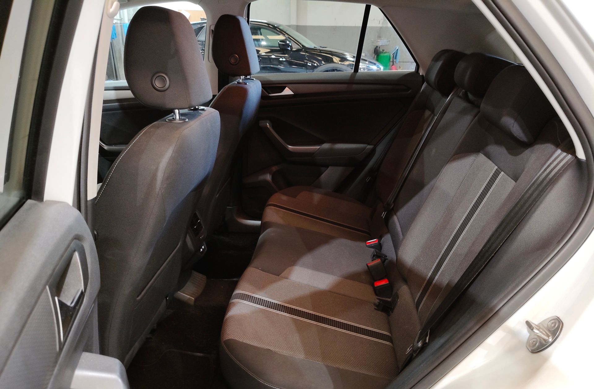 Volkswagen T-Roc Advance R-Line 1.0 TSI - foto 11