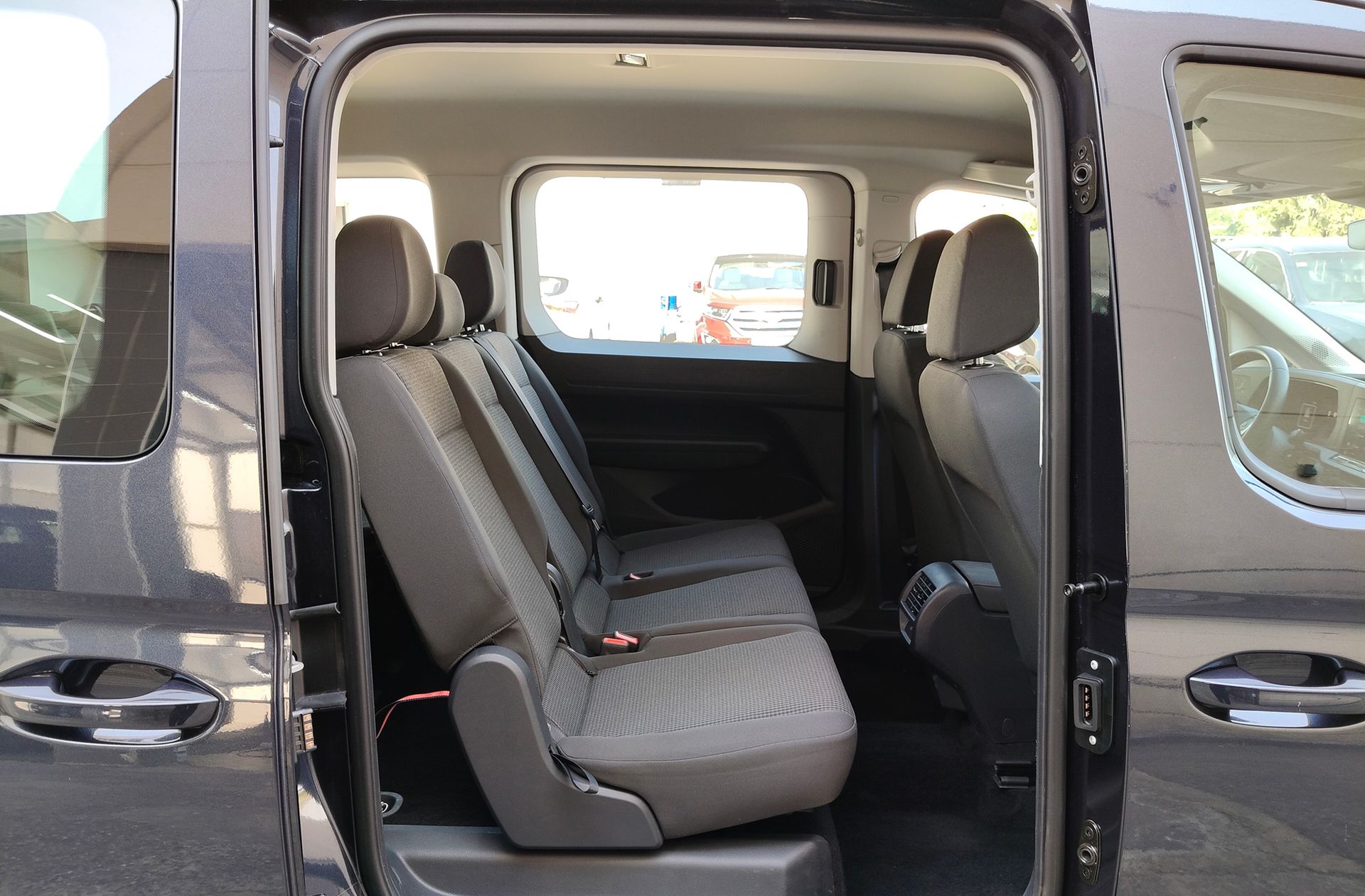 Volkswagen Caddy Maxi Origin 2.0 TDI - foto 17