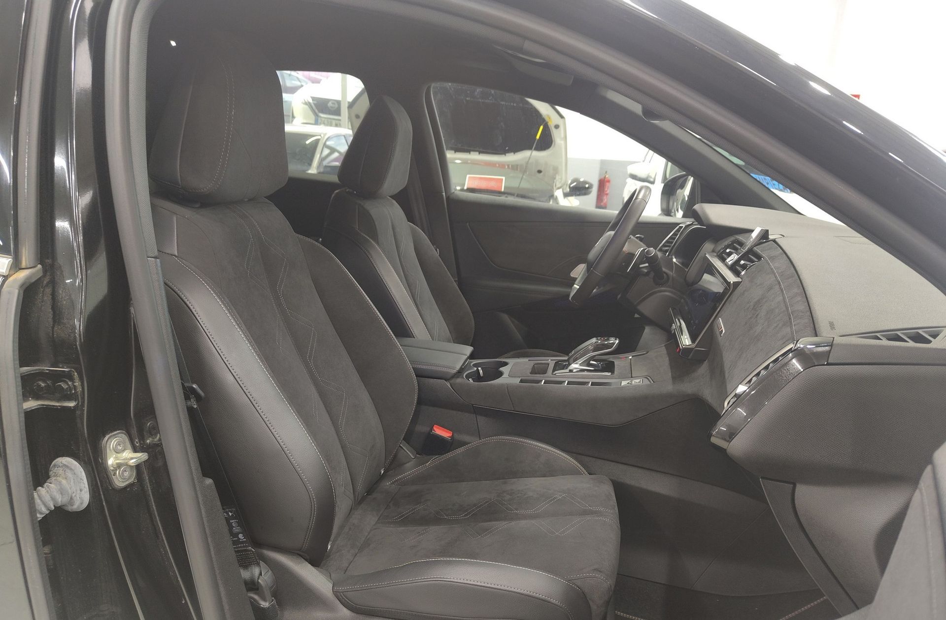 DS DS 7 Crossback E-Tense 300 Performance Line 4WD - foto 25