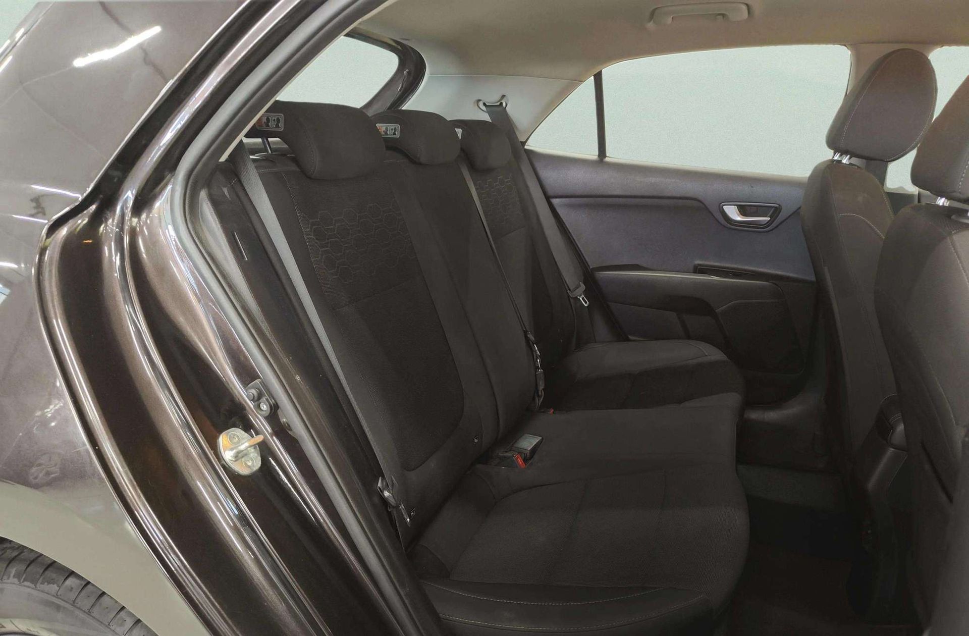 Kia Rio 1.0 T-GDi Drive - foto 18