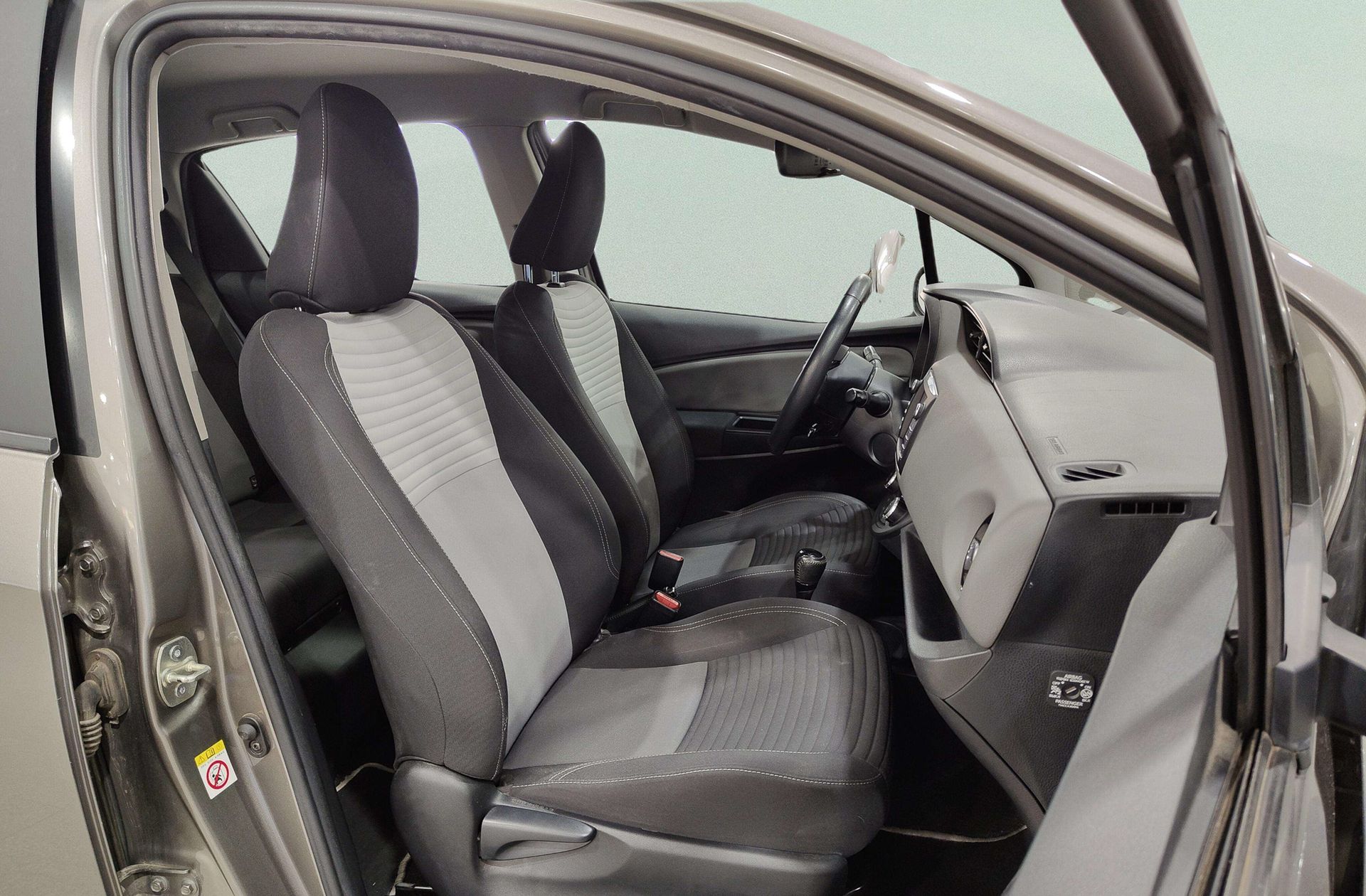 Toyota Yaris 1.5 Hybrid Active - foto 13