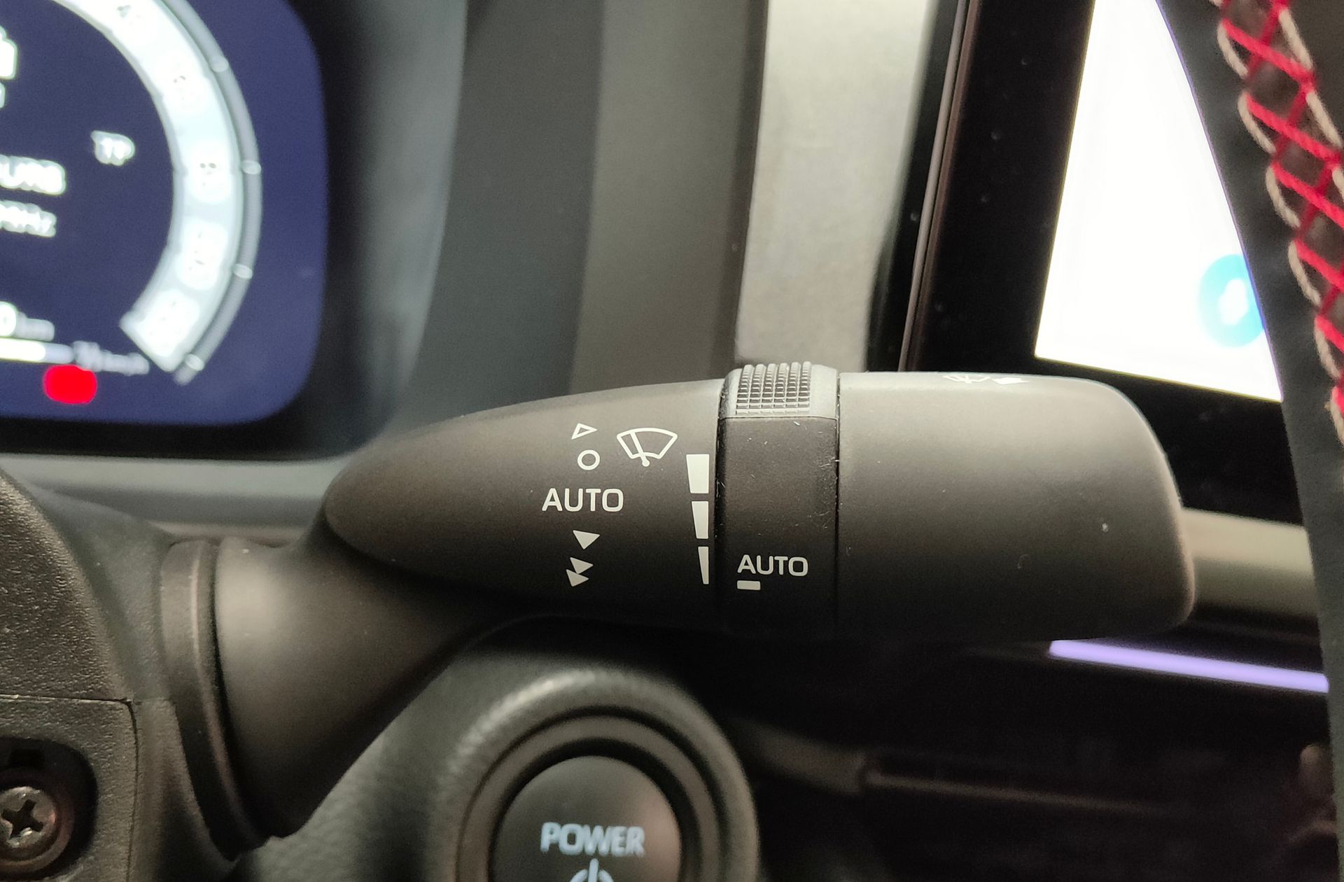 Toyota C-HR 220PH GR Sport - foto 30