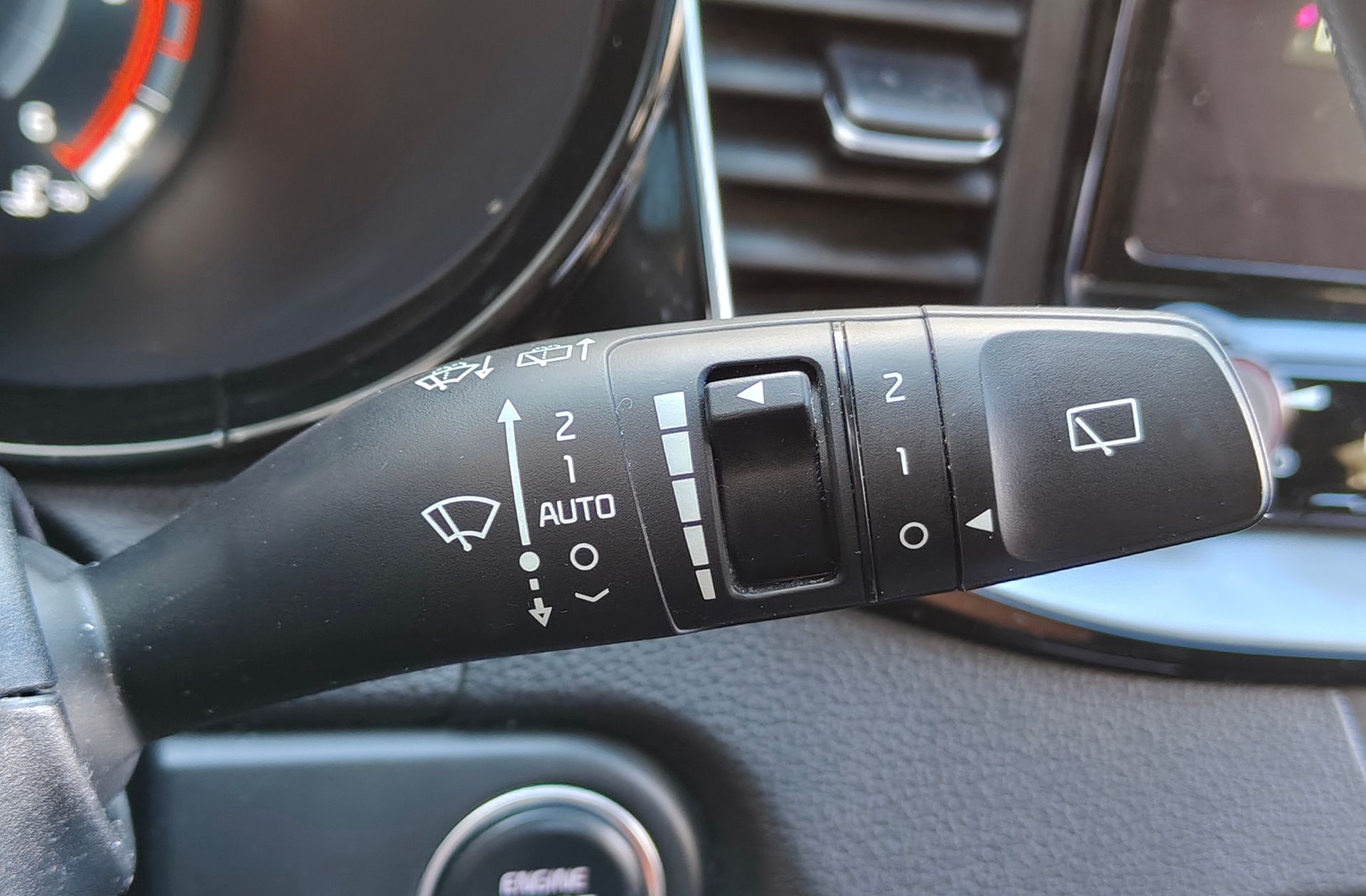 Kia XCeed 1.6 MHEV Emotion DCT - foto 39