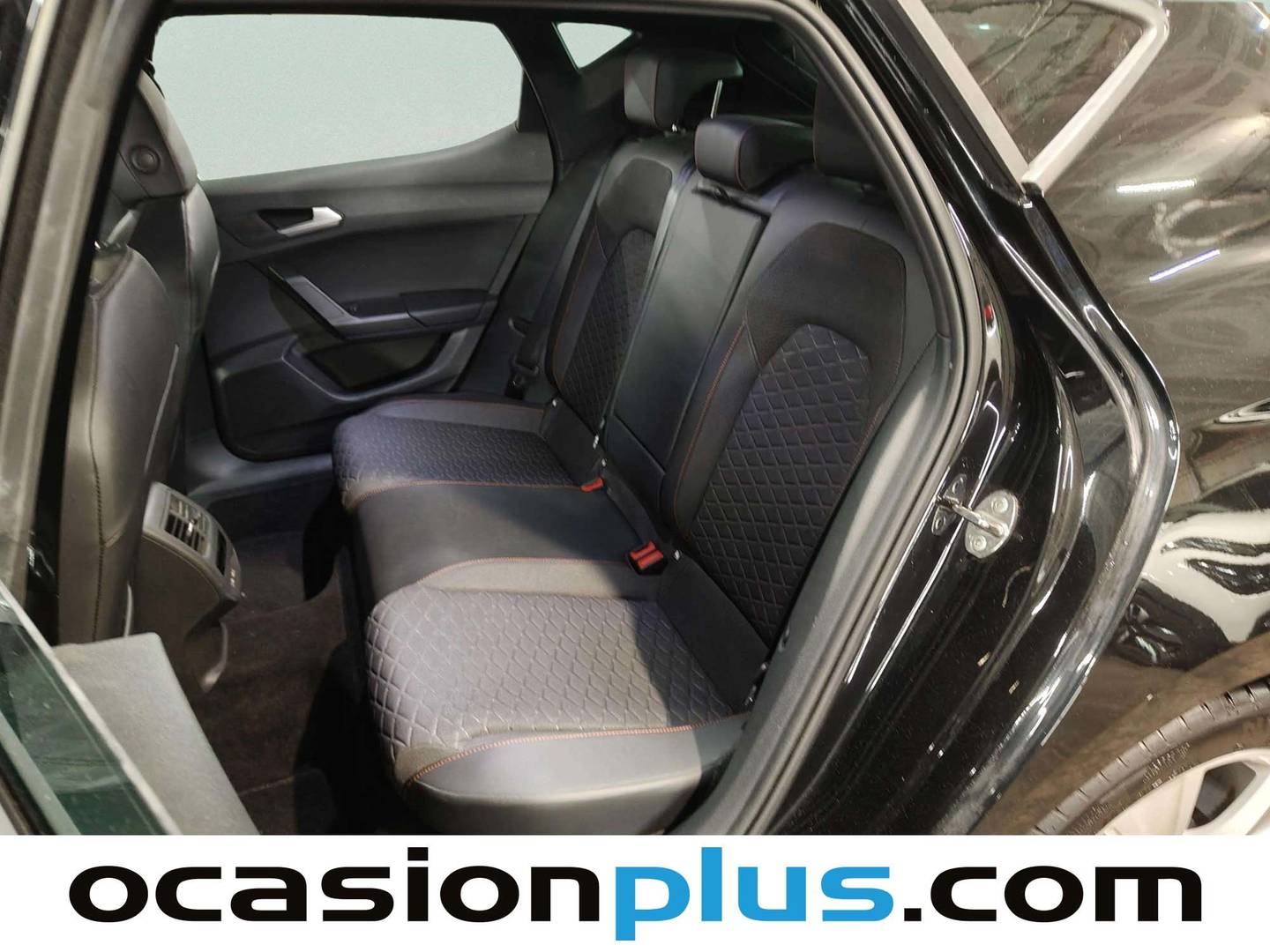 Foto asientos traseros Seat León SEAT León 1.0 eTSI S&S FR DSG (110 CV)