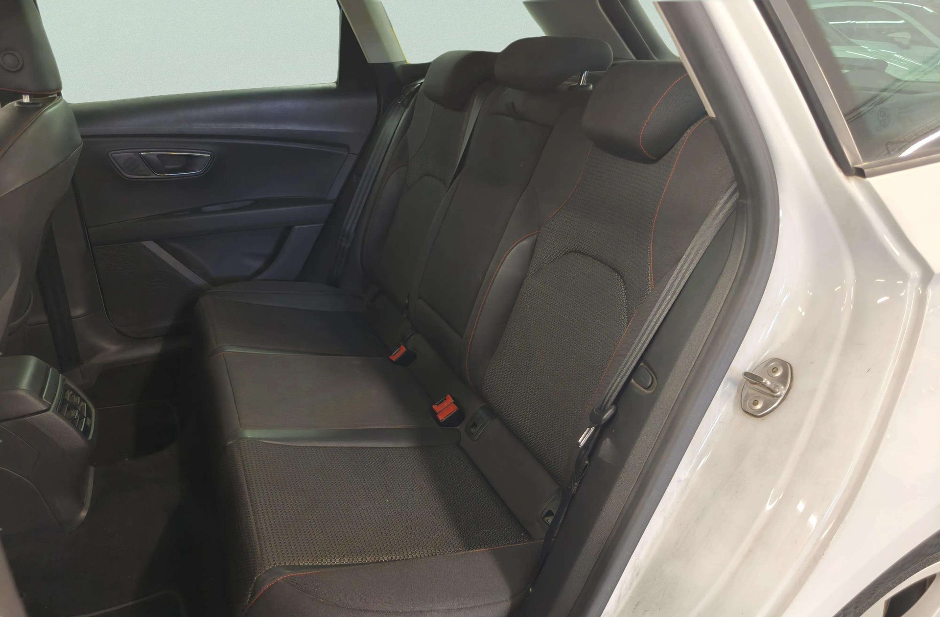 SEAT León ST ST 2.0 TDI FR DSG - foto 12