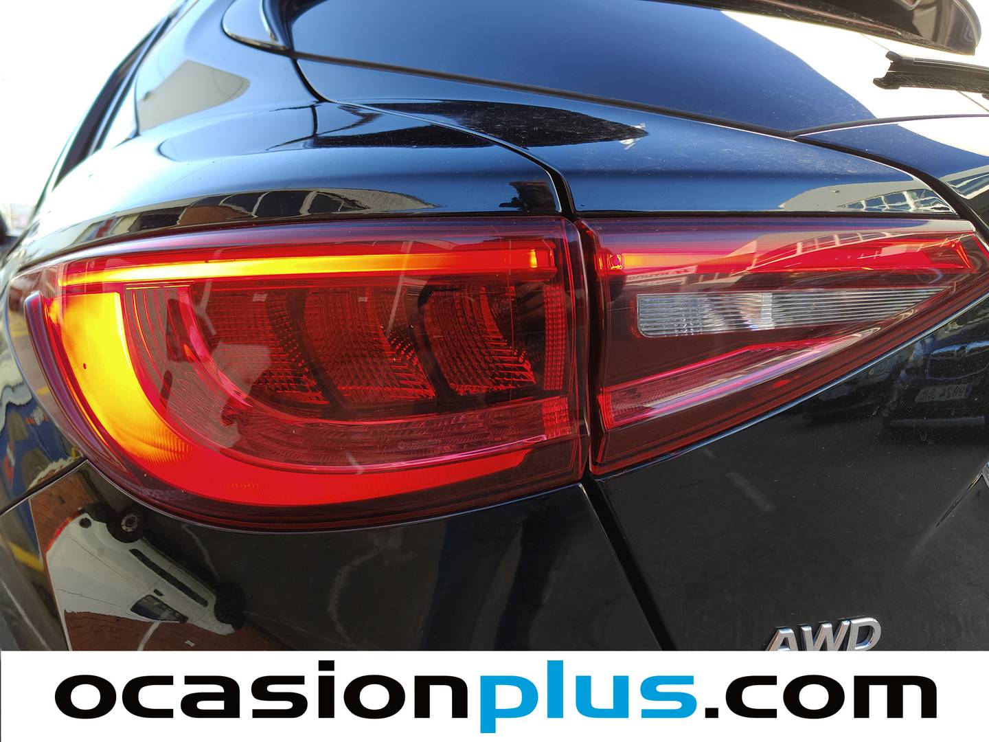 Foto Infiniti QX30 Infiniti QX30 2.2D Premium Tech AWD 7DCT 125 kW (170 CV)