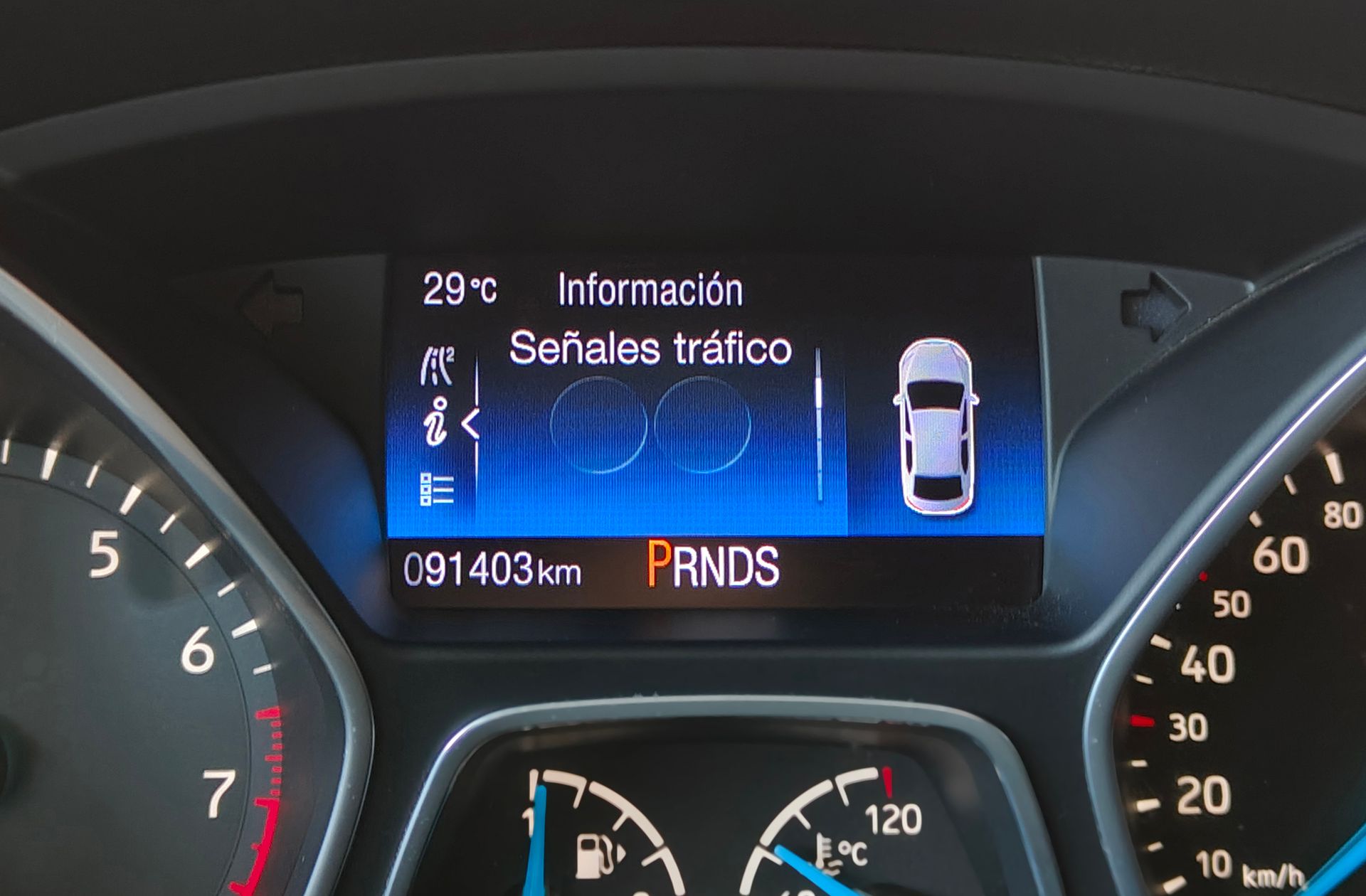 Ford Focus 1.5 EcoBoost ST-Line - foto 16
