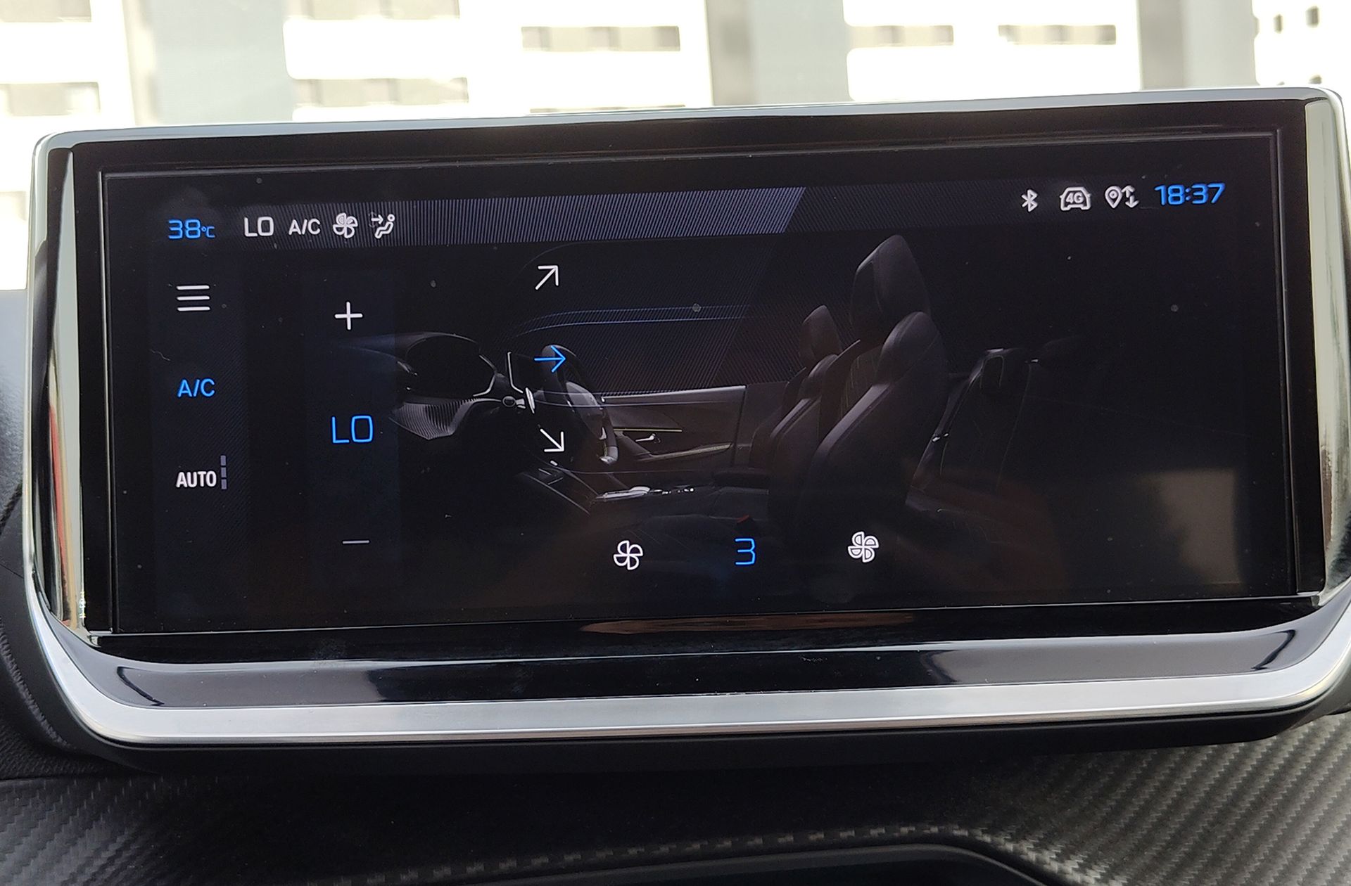 Peugeot 2008 Allure Hybrid eDCS6 - foto 29