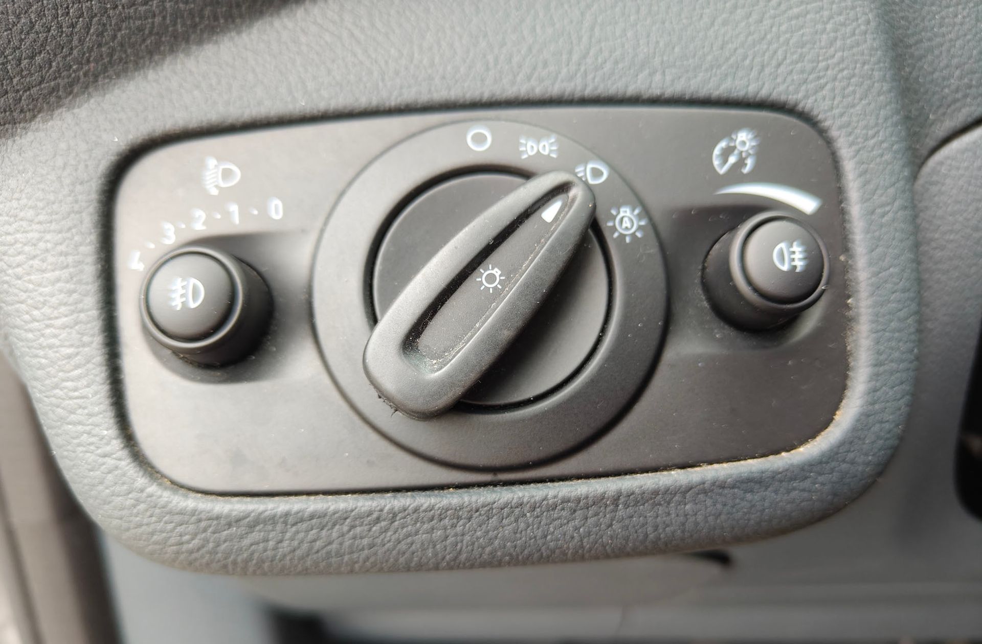 Ford C-Max 1.0 EcoBoost Trend - foto 20