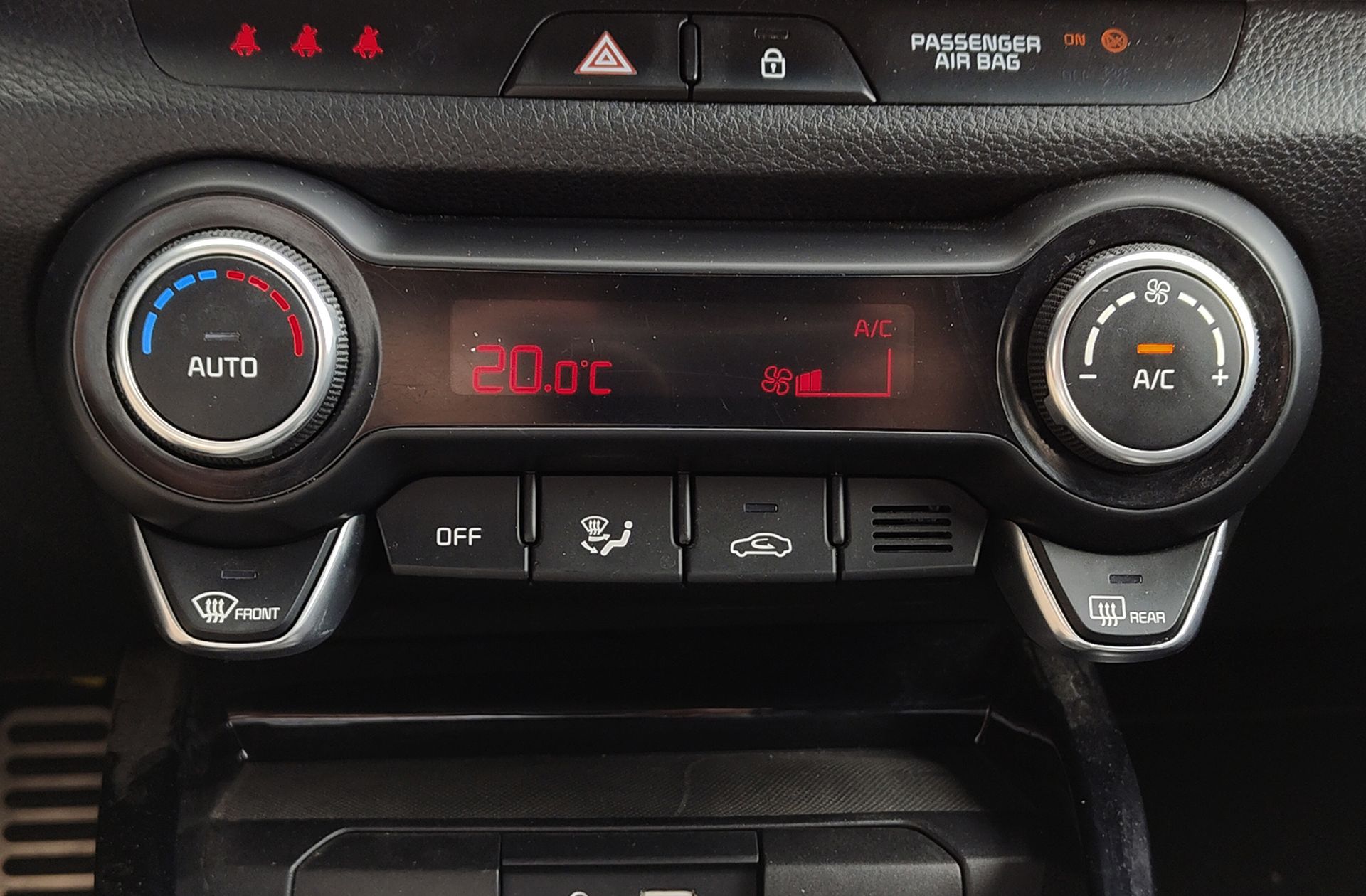 Kia Stonic 1.0 T-GDi Tech DCT - foto 33