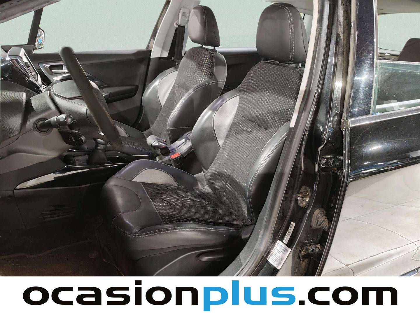Foto asientos delanteros Peugeot 2008 Peugeot 2008 e-HDI 92 Allure (92 CV)